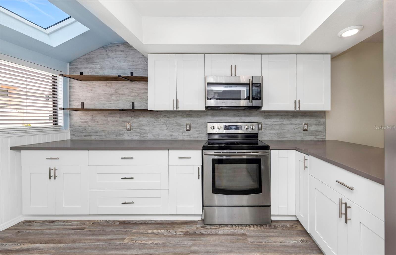 ISLAND CLUB OF TARPON - Residential