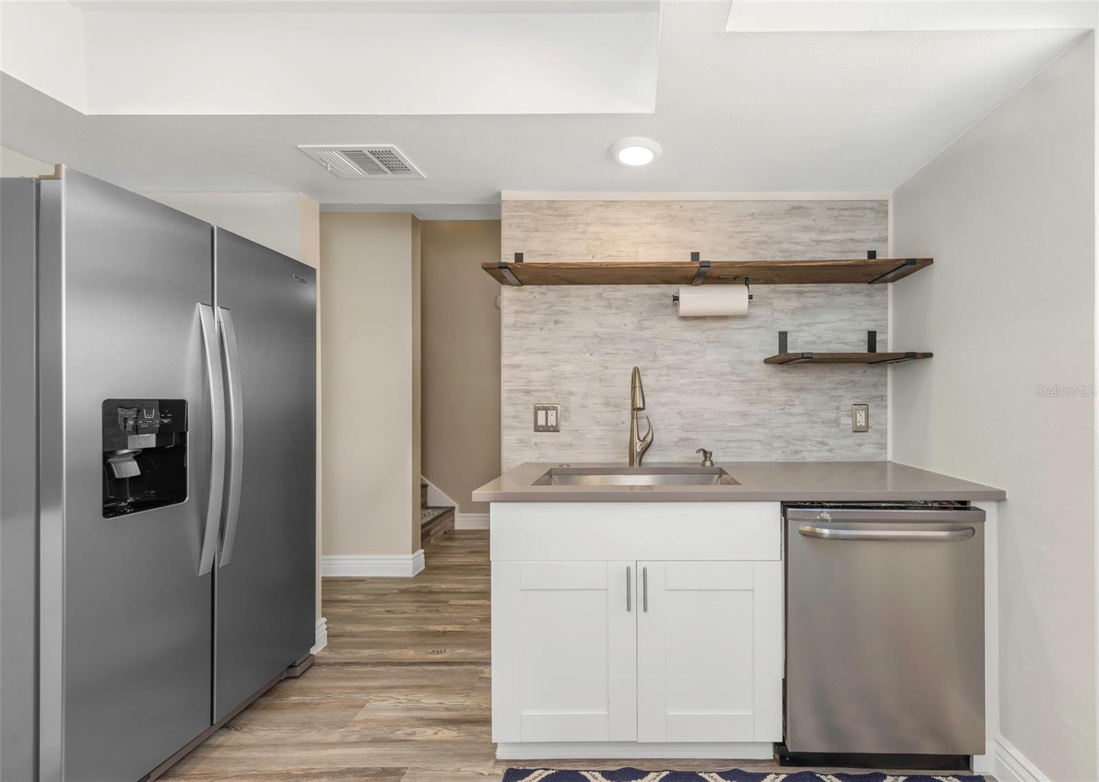 ISLAND CLUB OF TARPON - Residential