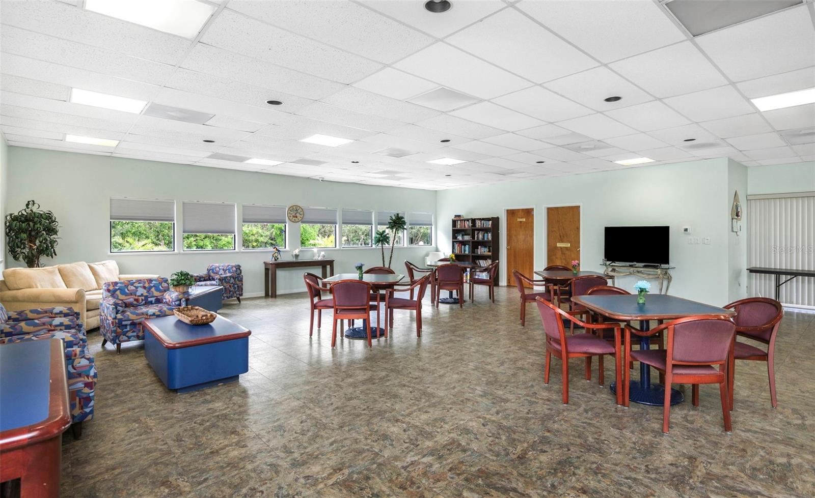 ISLAND CLUB OF TARPON - Residential