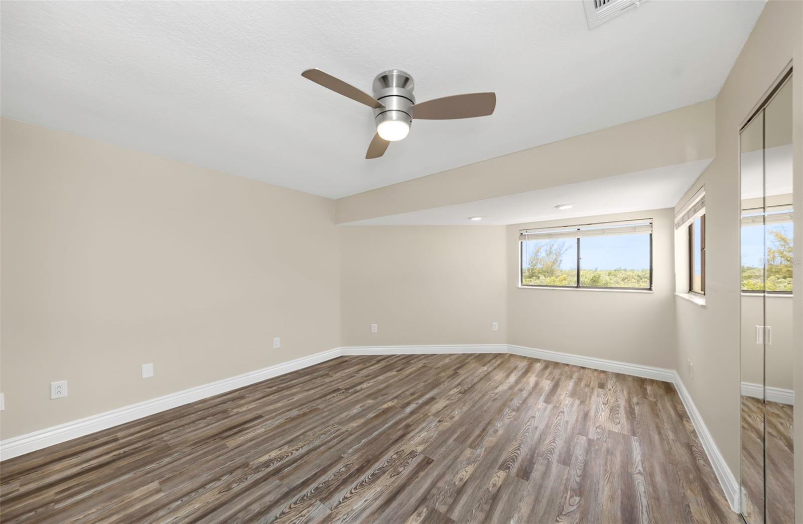 ISLAND CLUB OF TARPON - Residential