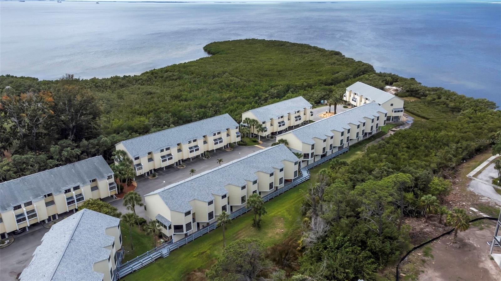ISLAND CLUB OF TARPON - Residential