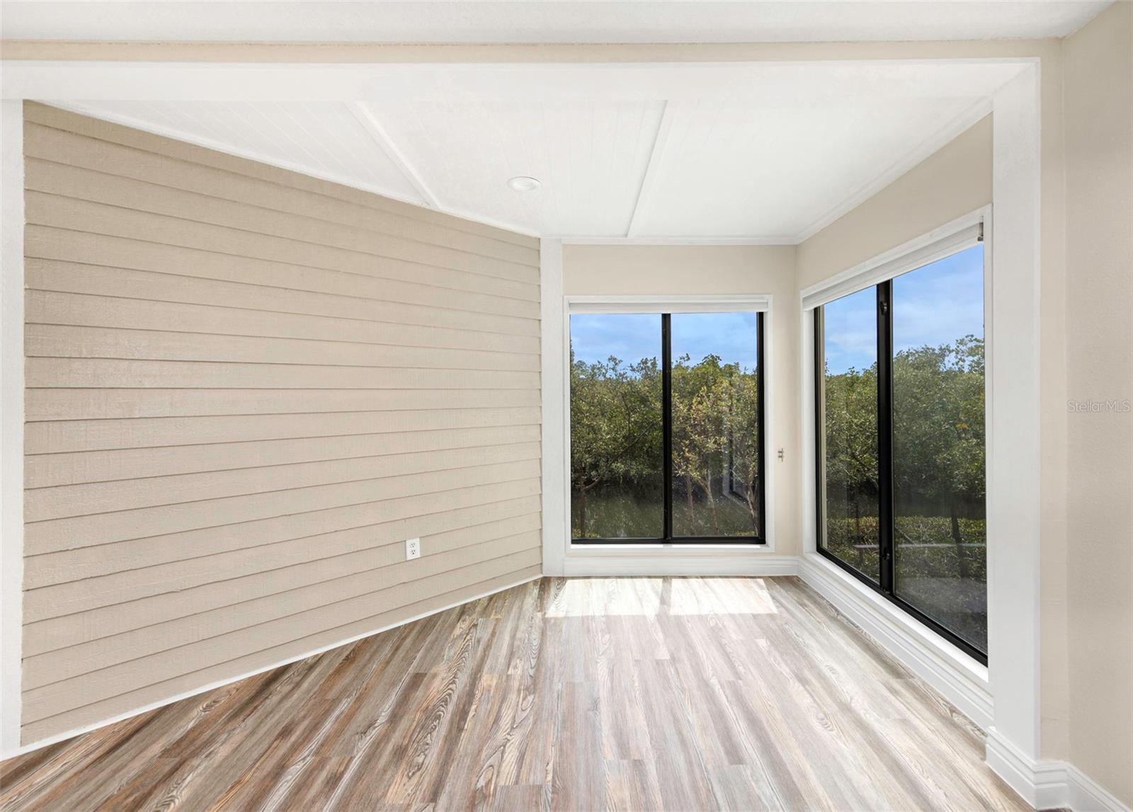 ISLAND CLUB OF TARPON - Residential