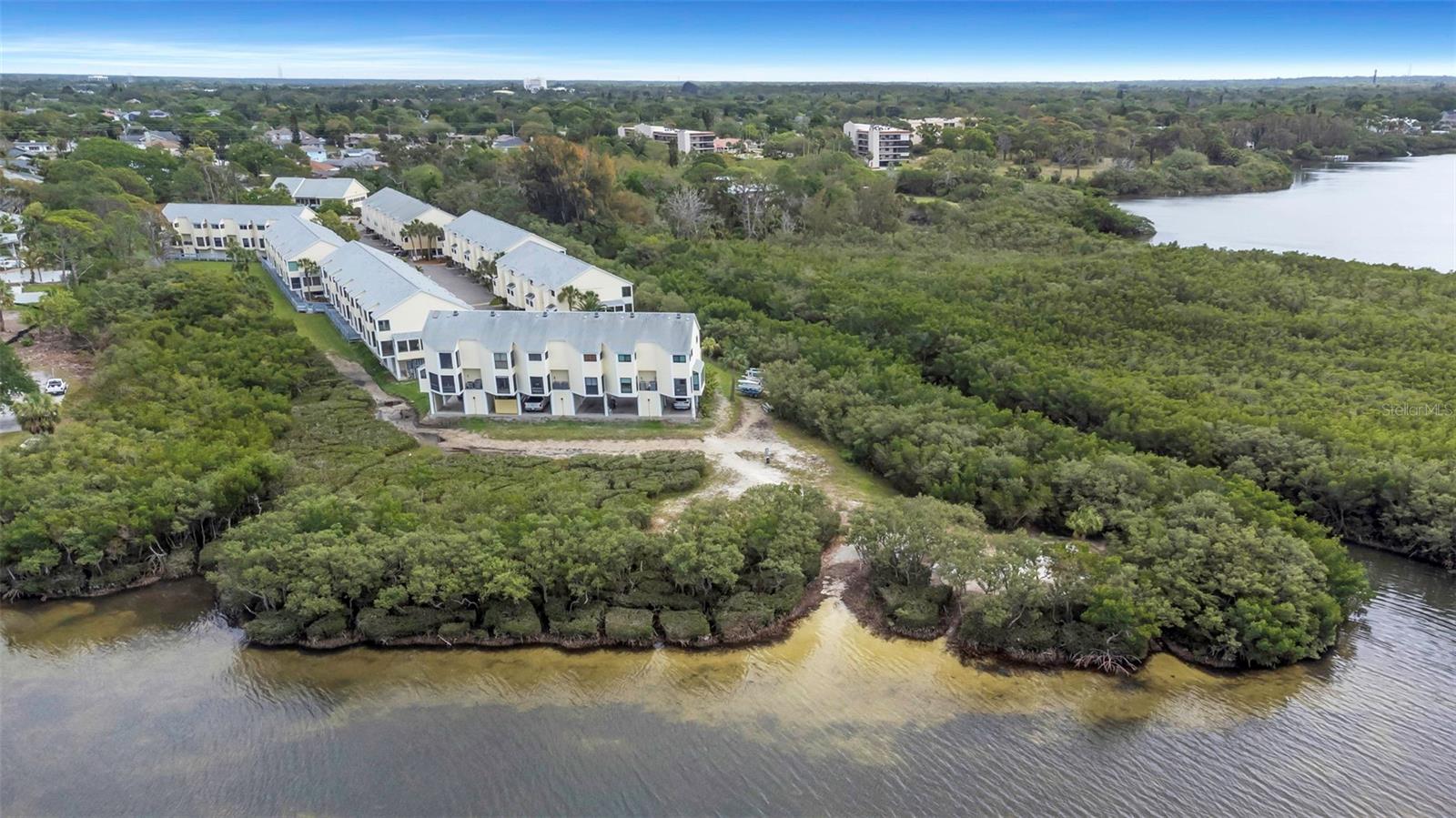 ISLAND CLUB OF TARPON - Residential