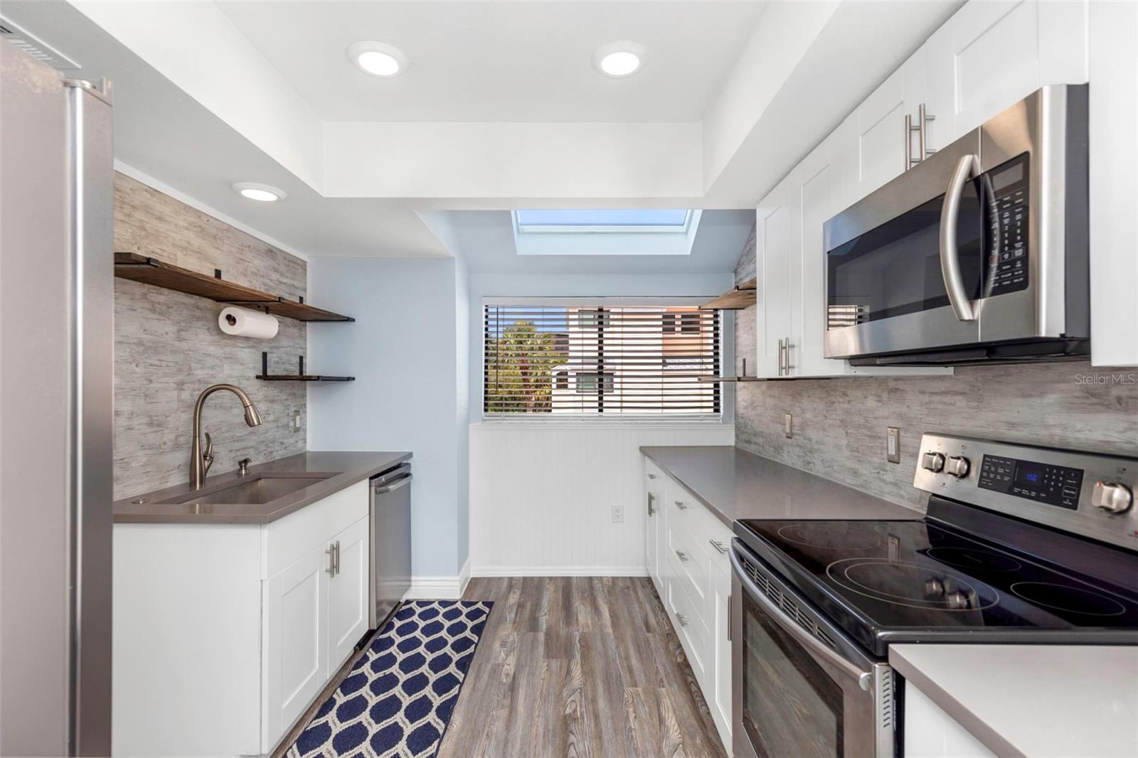 ISLAND CLUB OF TARPON - Residential