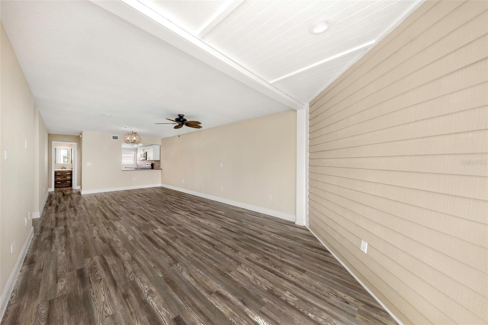 ISLAND CLUB OF TARPON - Residential