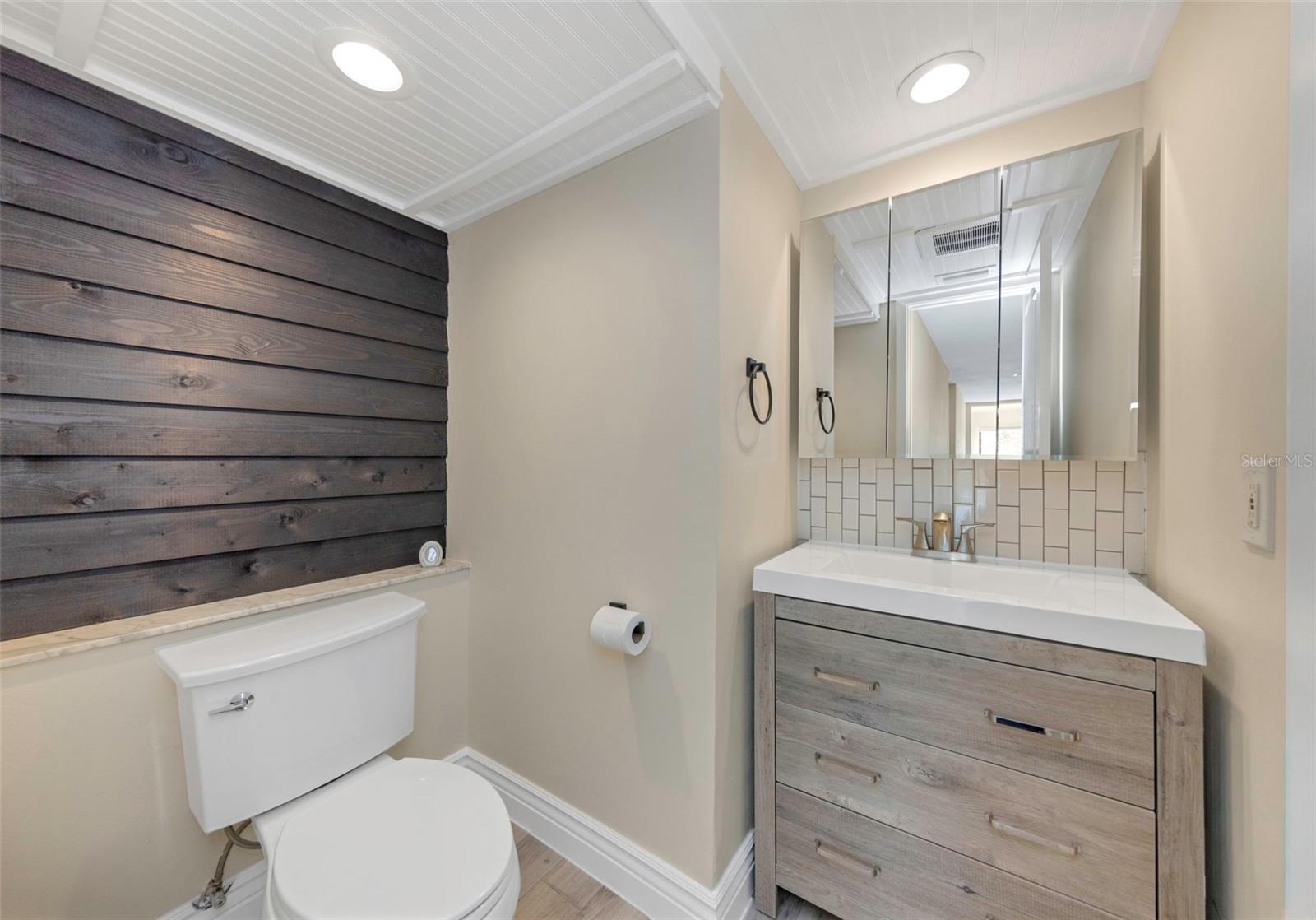 ISLAND CLUB OF TARPON - Residential