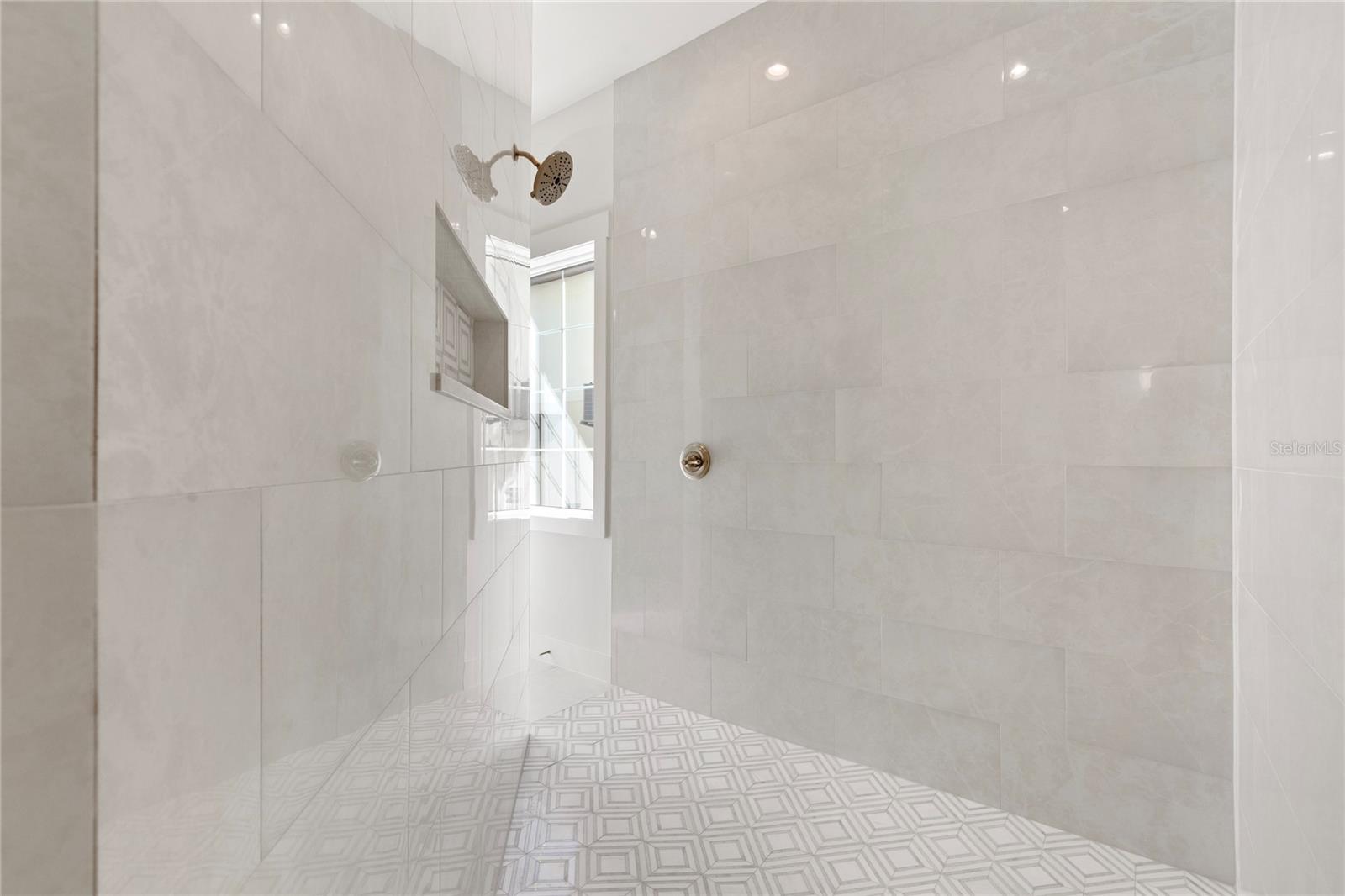 MARYLAND MANOR 2ND UNIT - Residential