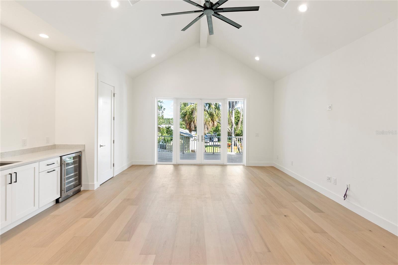 MARYLAND MANOR 2ND UNIT - Residential