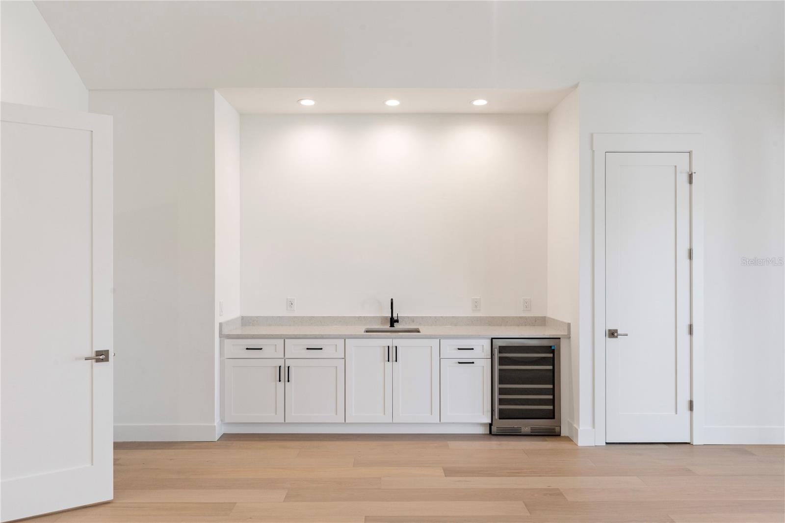 MARYLAND MANOR 2ND UNIT - Residential