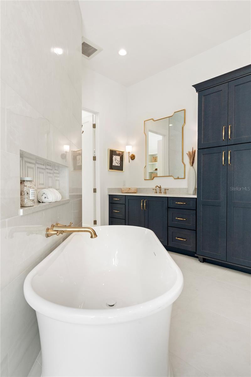 MARYLAND MANOR 2ND UNIT - Residential