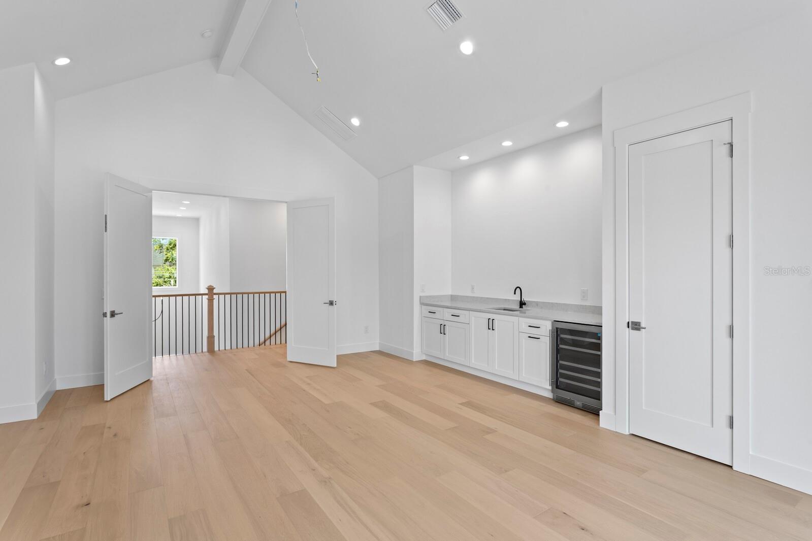 MARYLAND MANOR 2ND UNIT - Residential