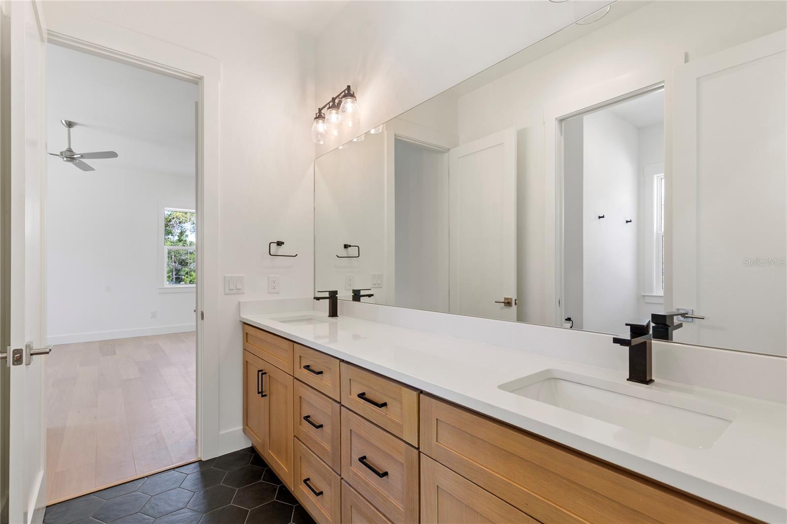 MARYLAND MANOR 2ND UNIT - Residential