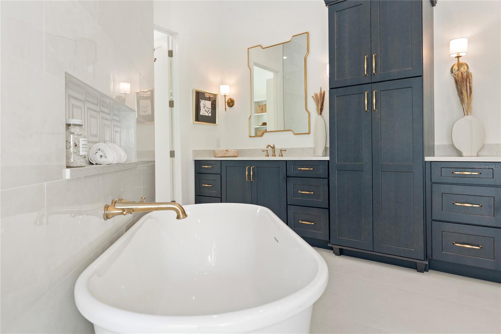 MARYLAND MANOR 2ND UNIT - Residential