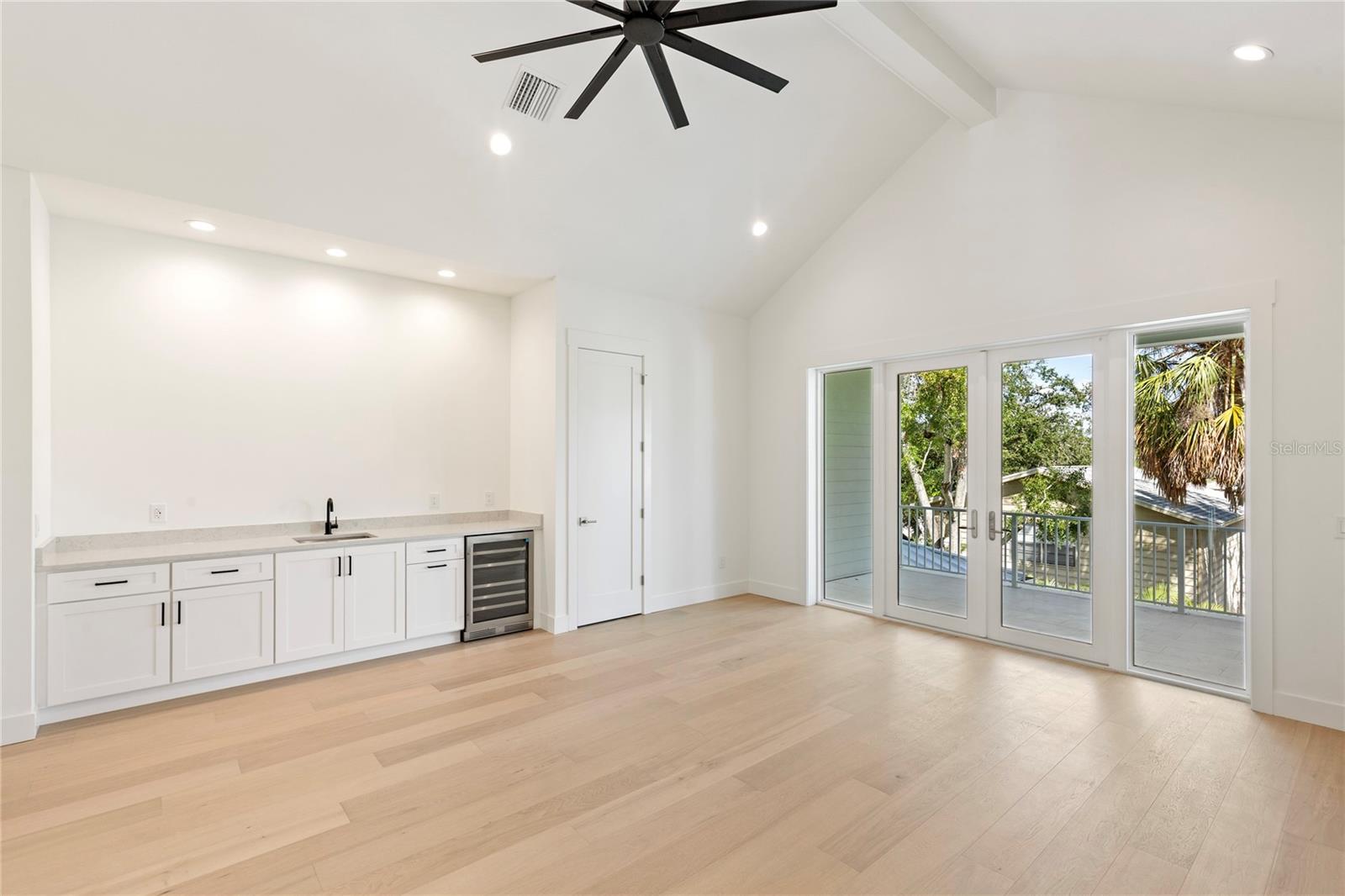 MARYLAND MANOR 2ND UNIT - Residential