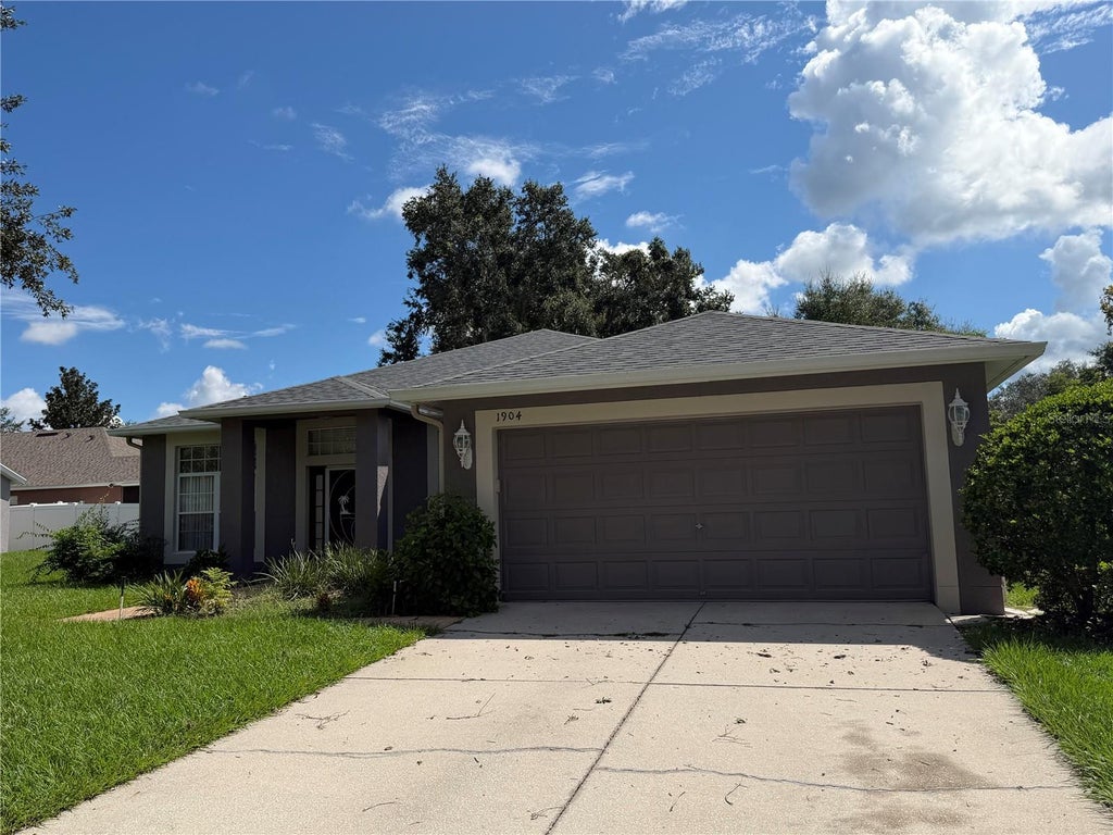 Photo of 1904 Samantha Lane, Valrico, FL 33594 (MLS # L4965102)