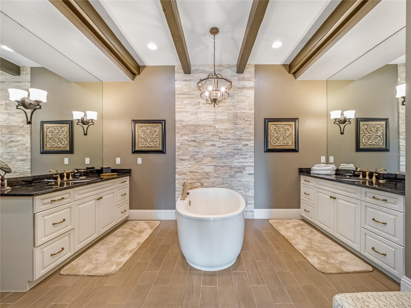 REUNION WEST VLGS NORTH - Residential