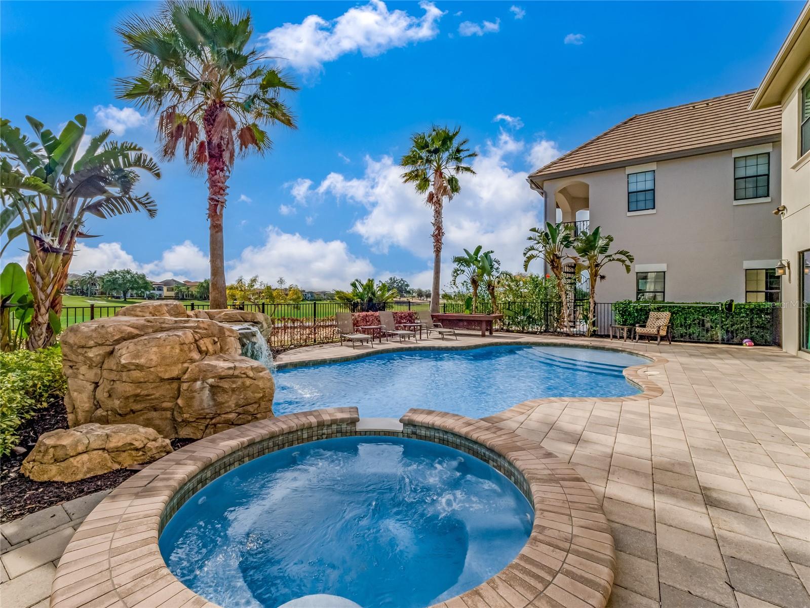 REUNION WEST VLGS NORTH - Residential