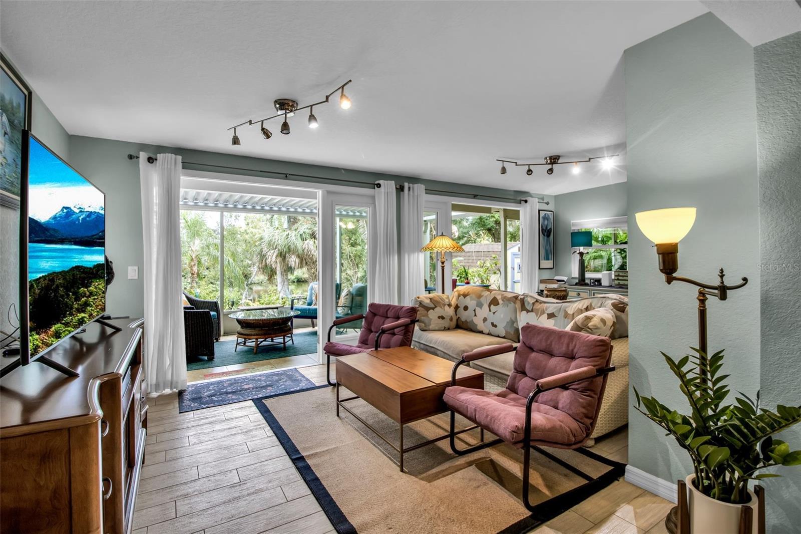 LAKE PARK - Residential