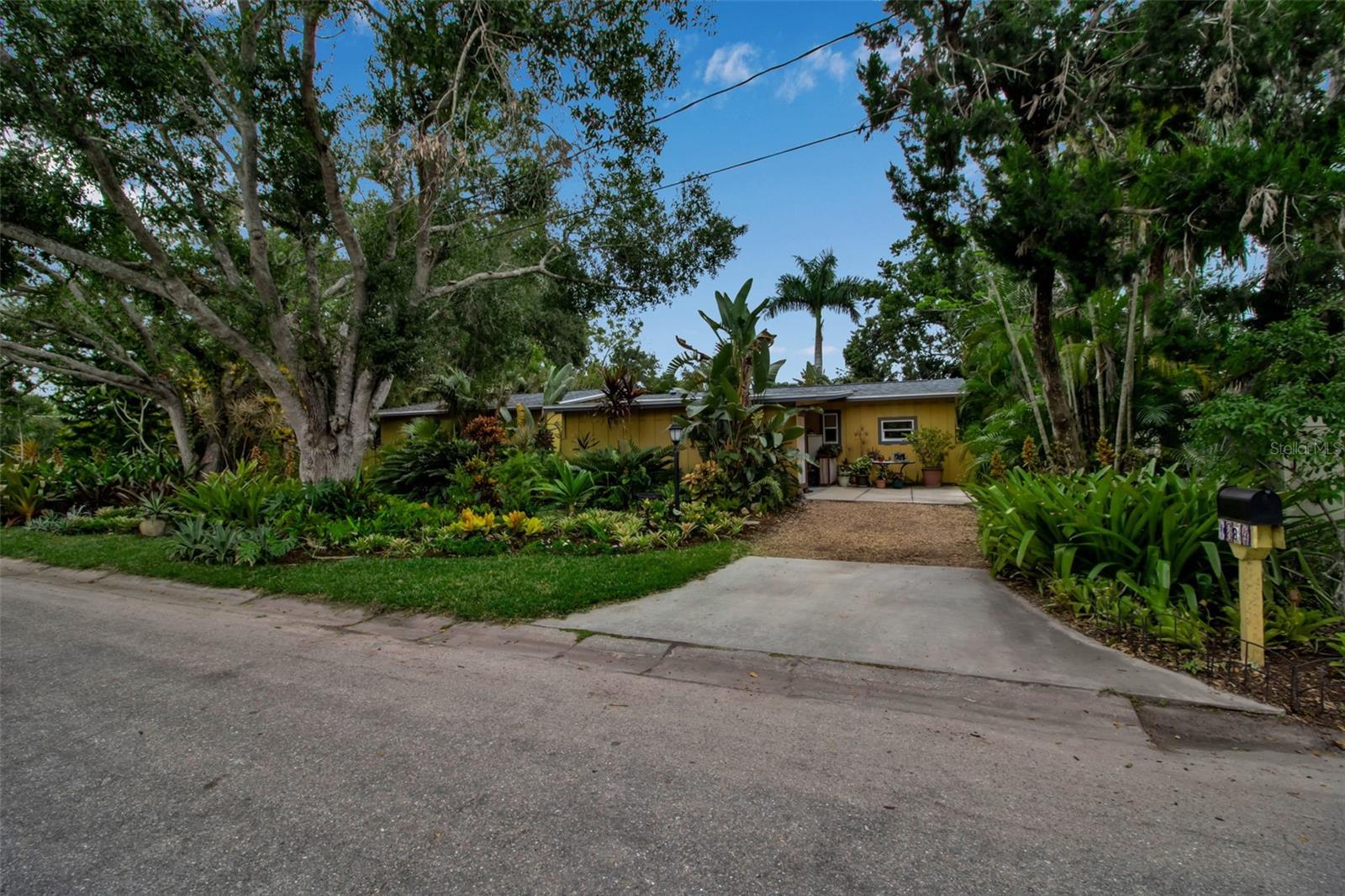 LAKE PARK - Residential