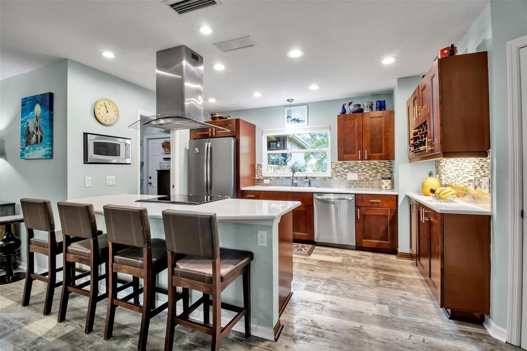 Photo of 1684 Spring Creek Drive, Sarasota, FL 34239 (MLS # A4671407)