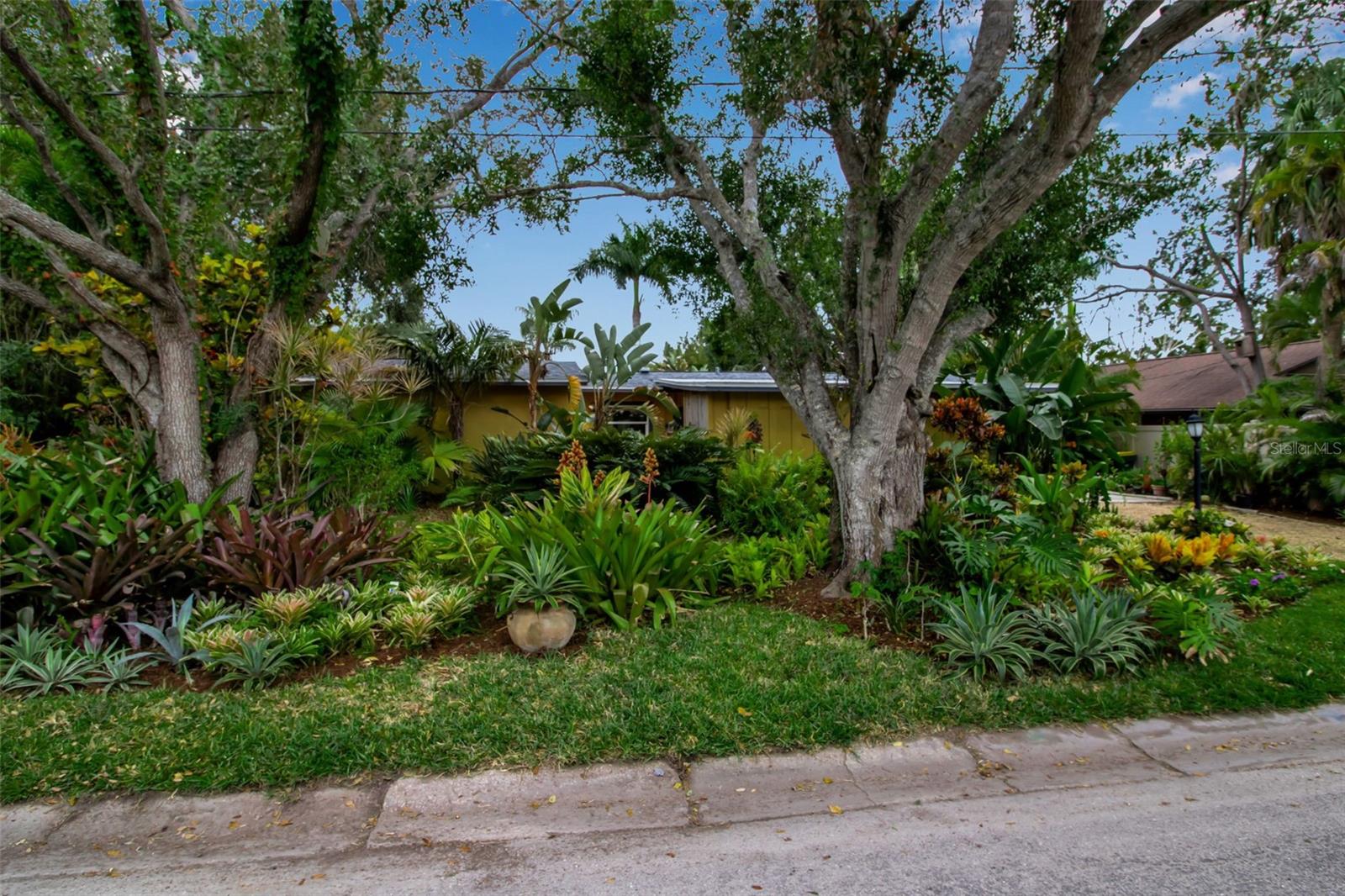 LAKE PARK - Residential