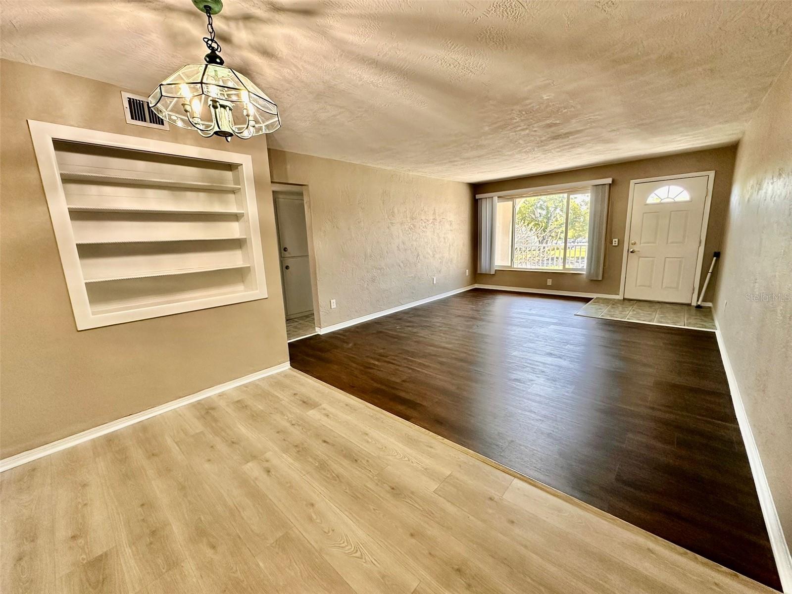 ON TOP OF THE WORLD - Residential