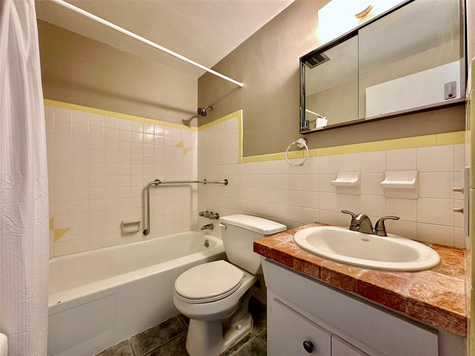 ON TOP OF THE WORLD - Residential