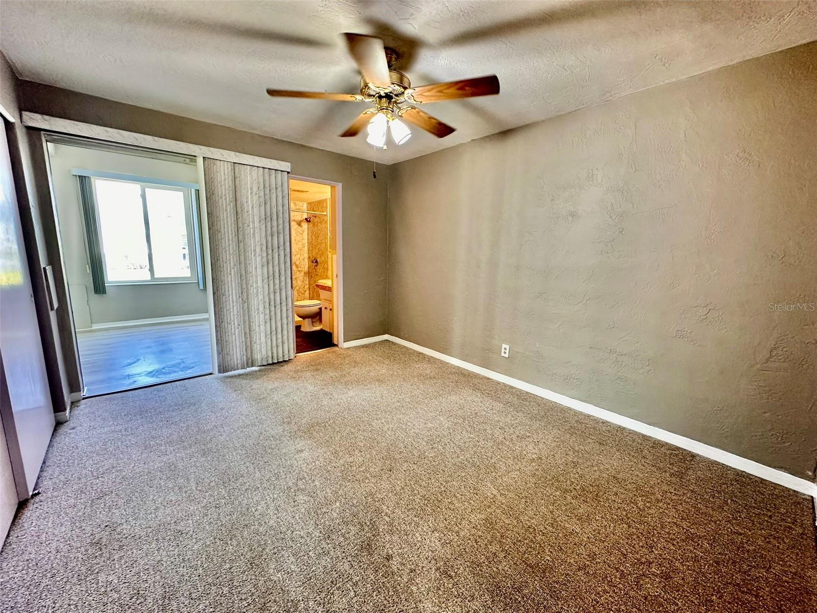 ON TOP OF THE WORLD - Residential