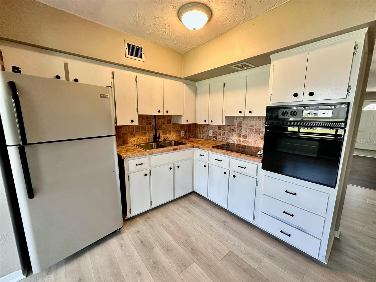 ON TOP OF THE WORLD - Residential