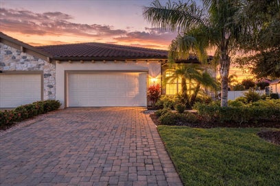 Search Sarasota & Manatee County Homes 101 2505 AVOLET COURT BRADENTON FL 34211