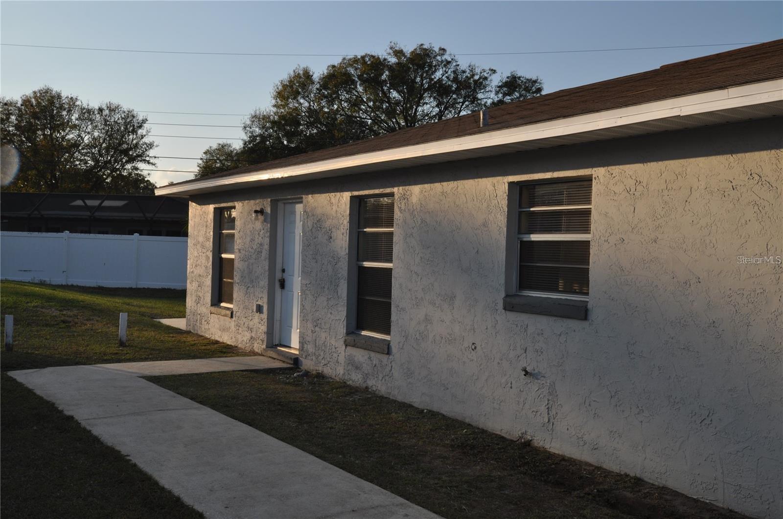 North Lakeland 2/2 Duplex Available! Features all ceramic tile, washer/dryer hook-ups, Central A/C, and lawn care is included with rent.
Applications subject to rental history, credit check, and verification of income. No trampolines and no pools.