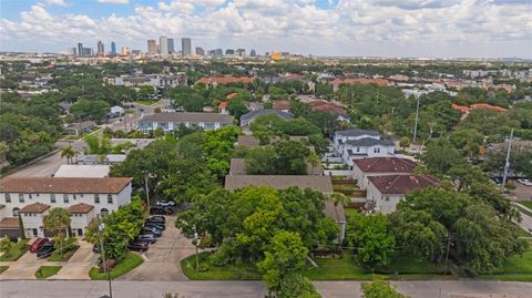 A home in TAMPA