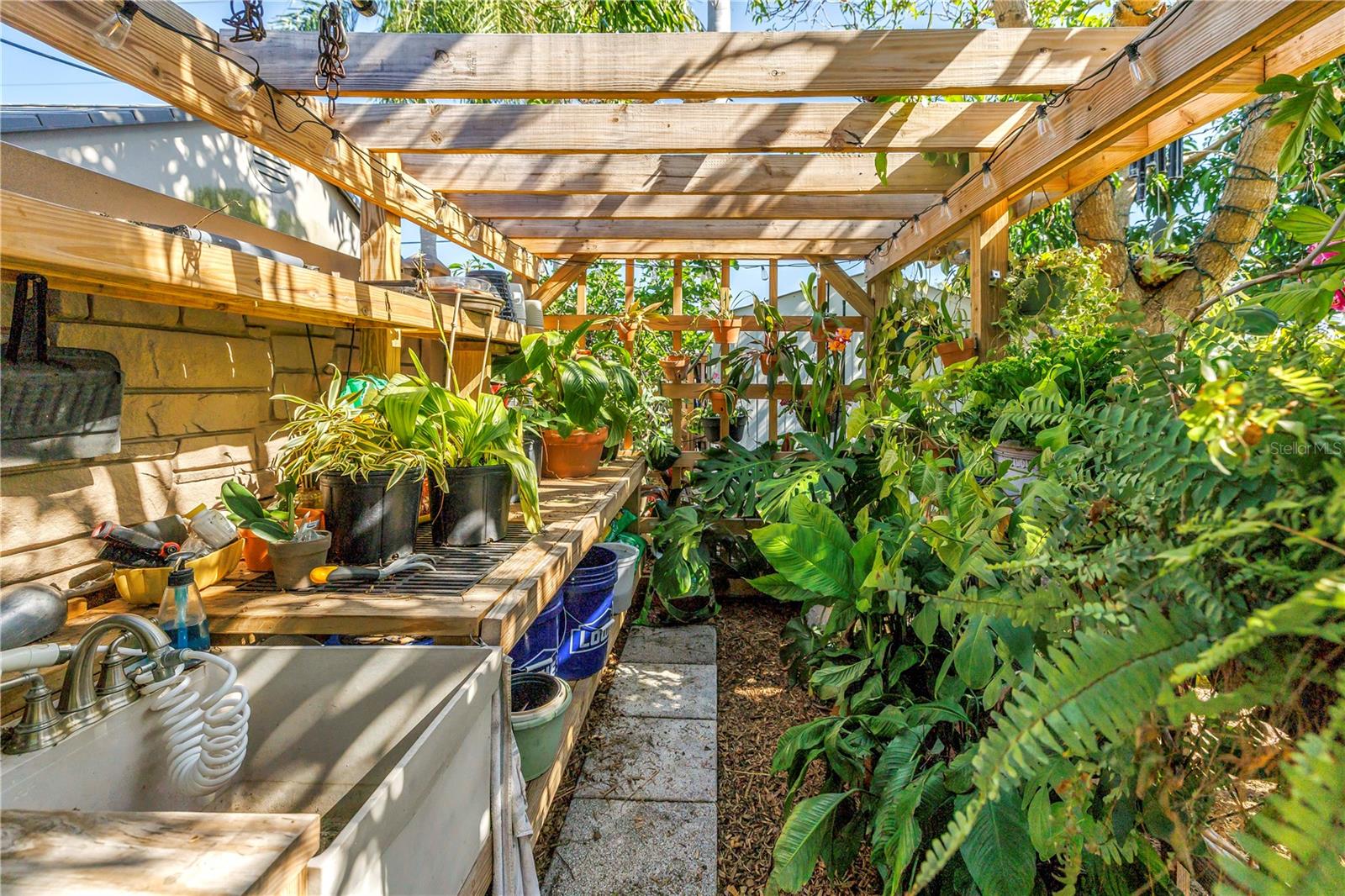 IMPERIAL POINT - Residential