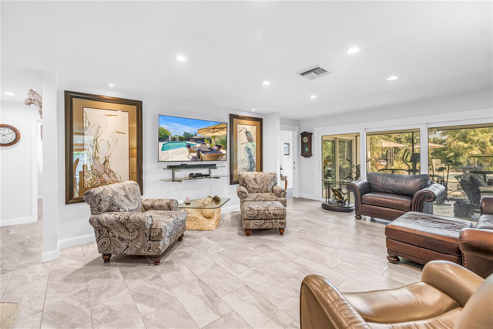 IMPERIAL POINT - Residential