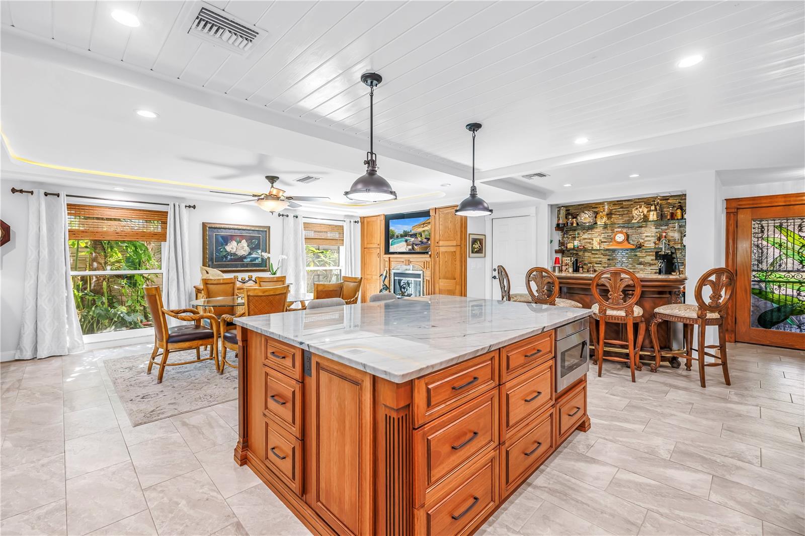 IMPERIAL POINT - Residential