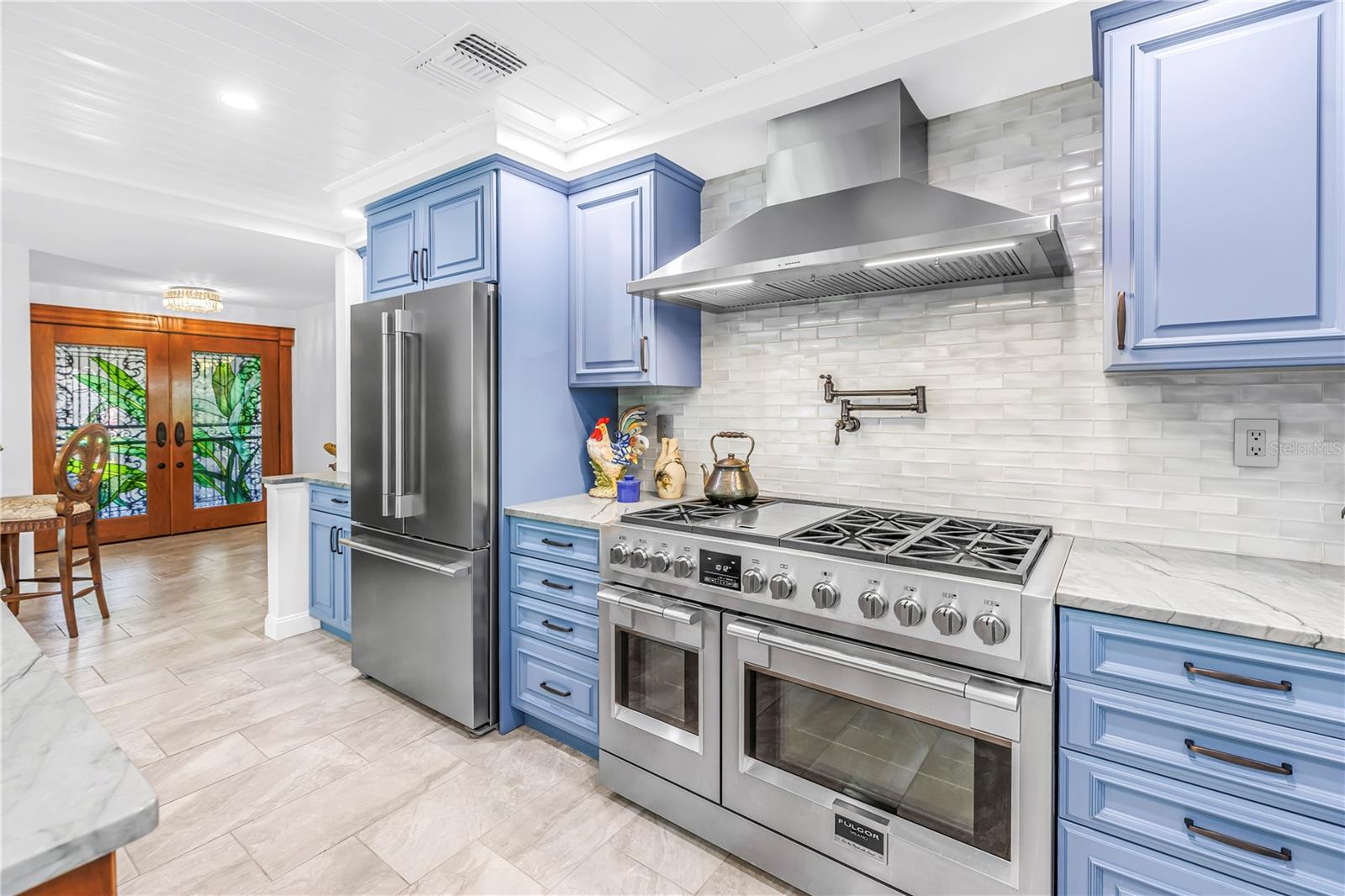 IMPERIAL POINT - Residential