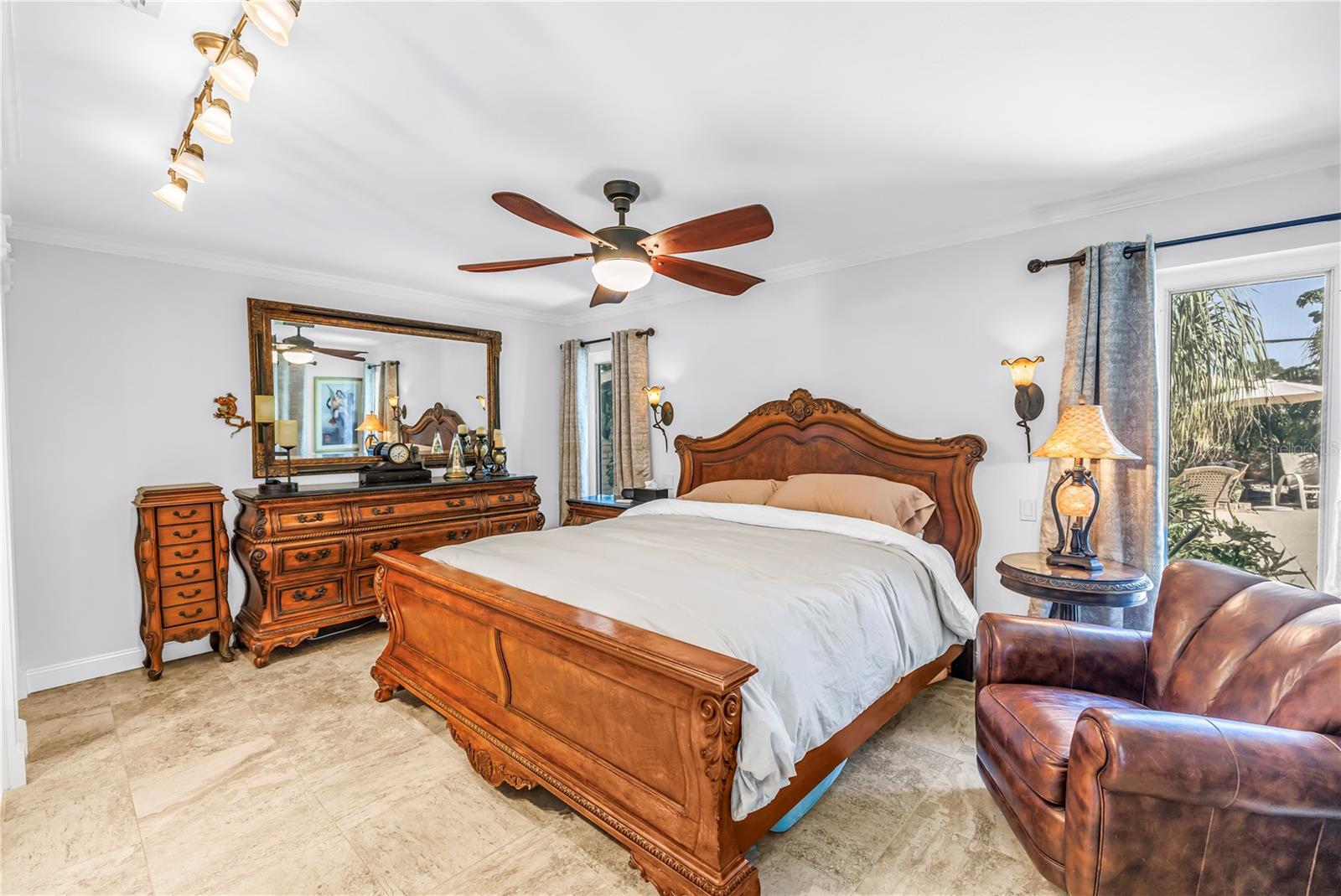 IMPERIAL POINT - Residential