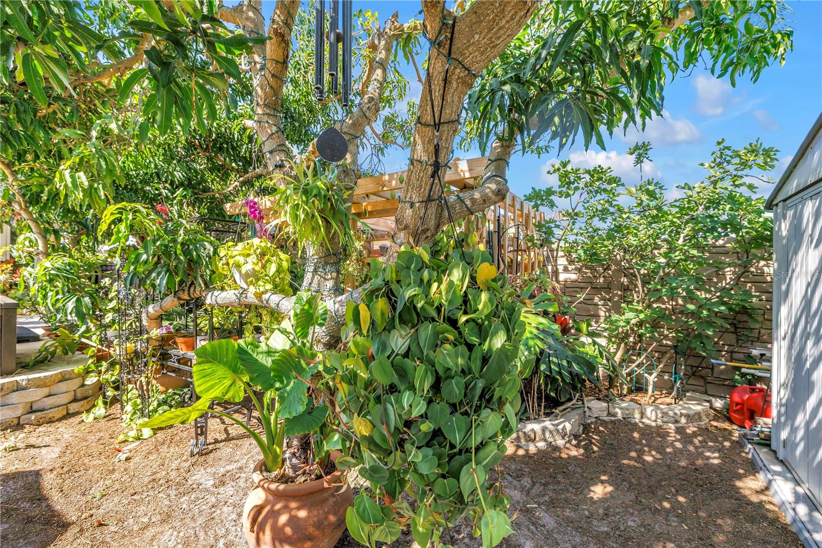 IMPERIAL POINT - Residential