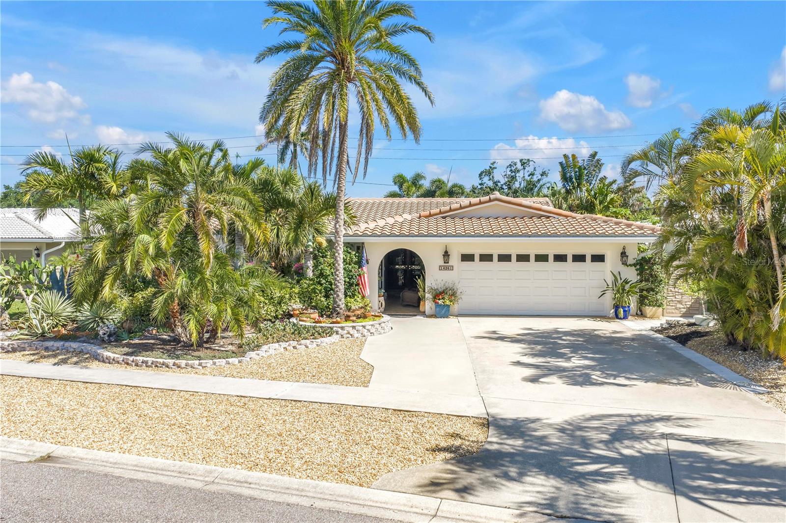 IMPERIAL POINT - Residential