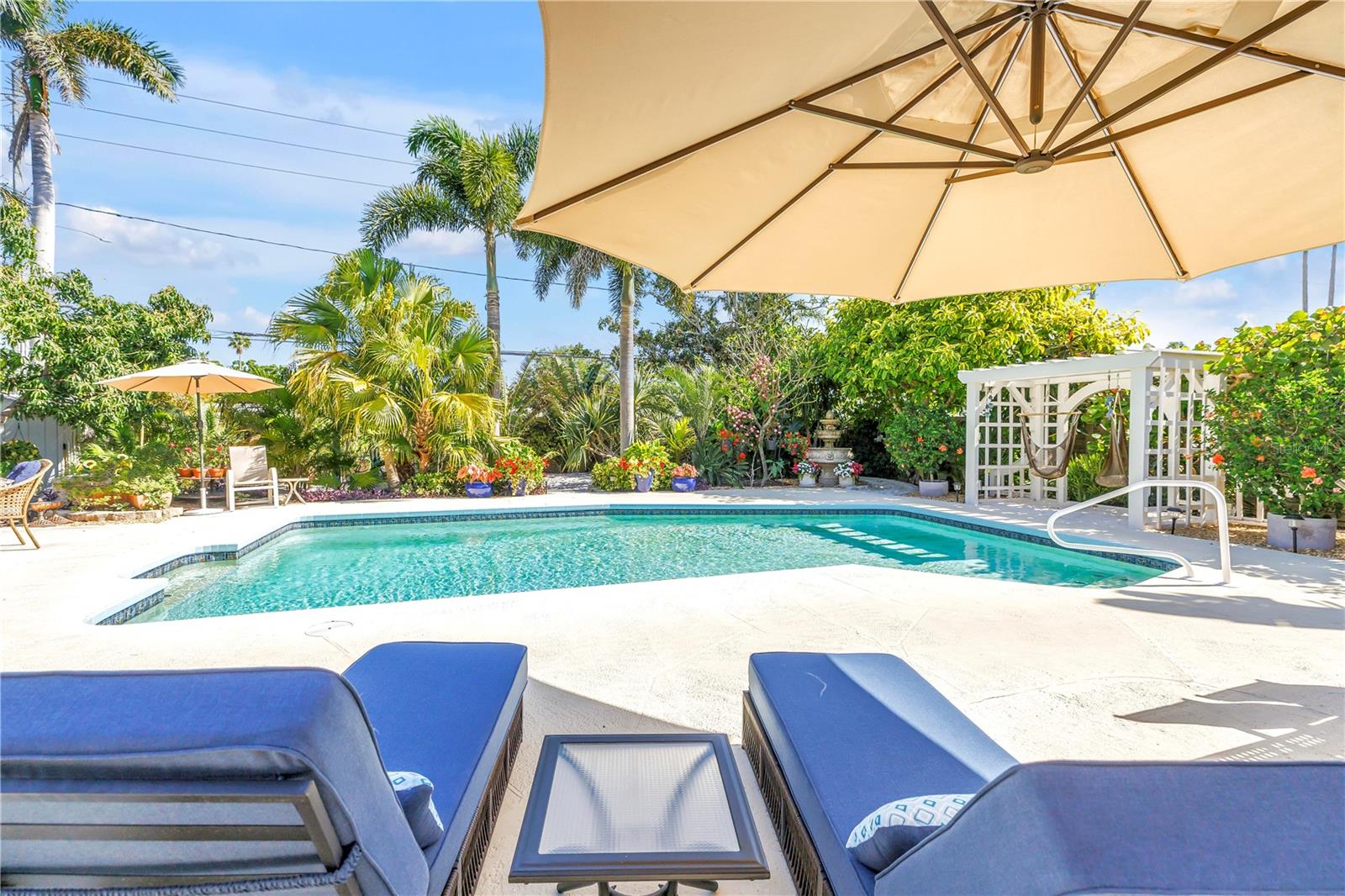 IMPERIAL POINT - Residential