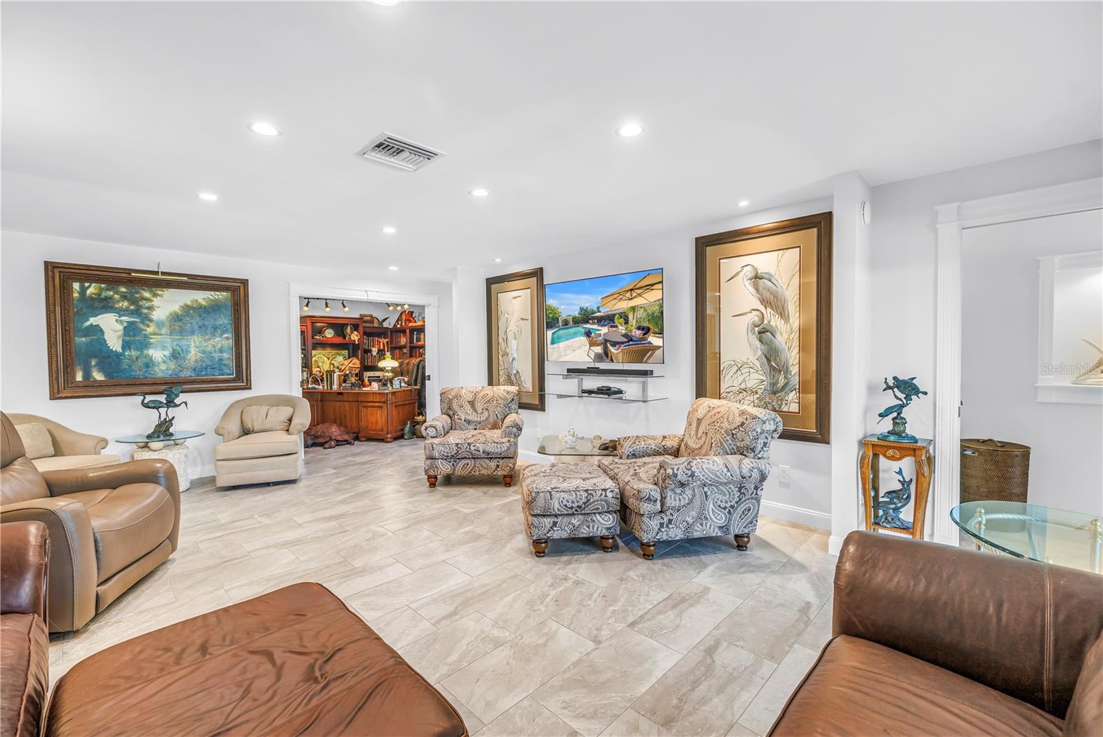 IMPERIAL POINT - Residential