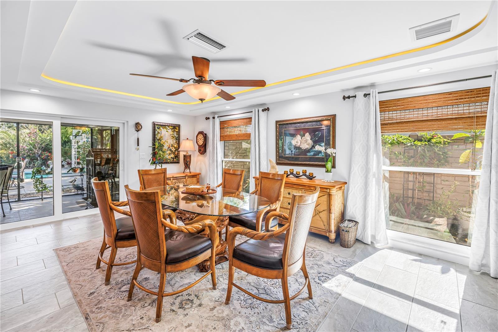 IMPERIAL POINT - Residential