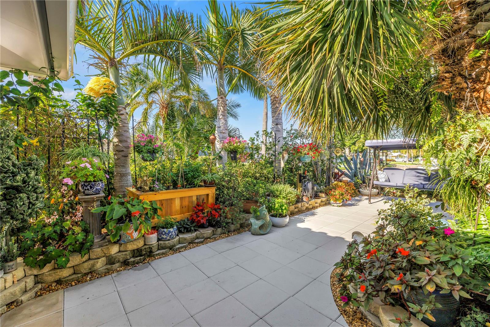 IMPERIAL POINT - Residential