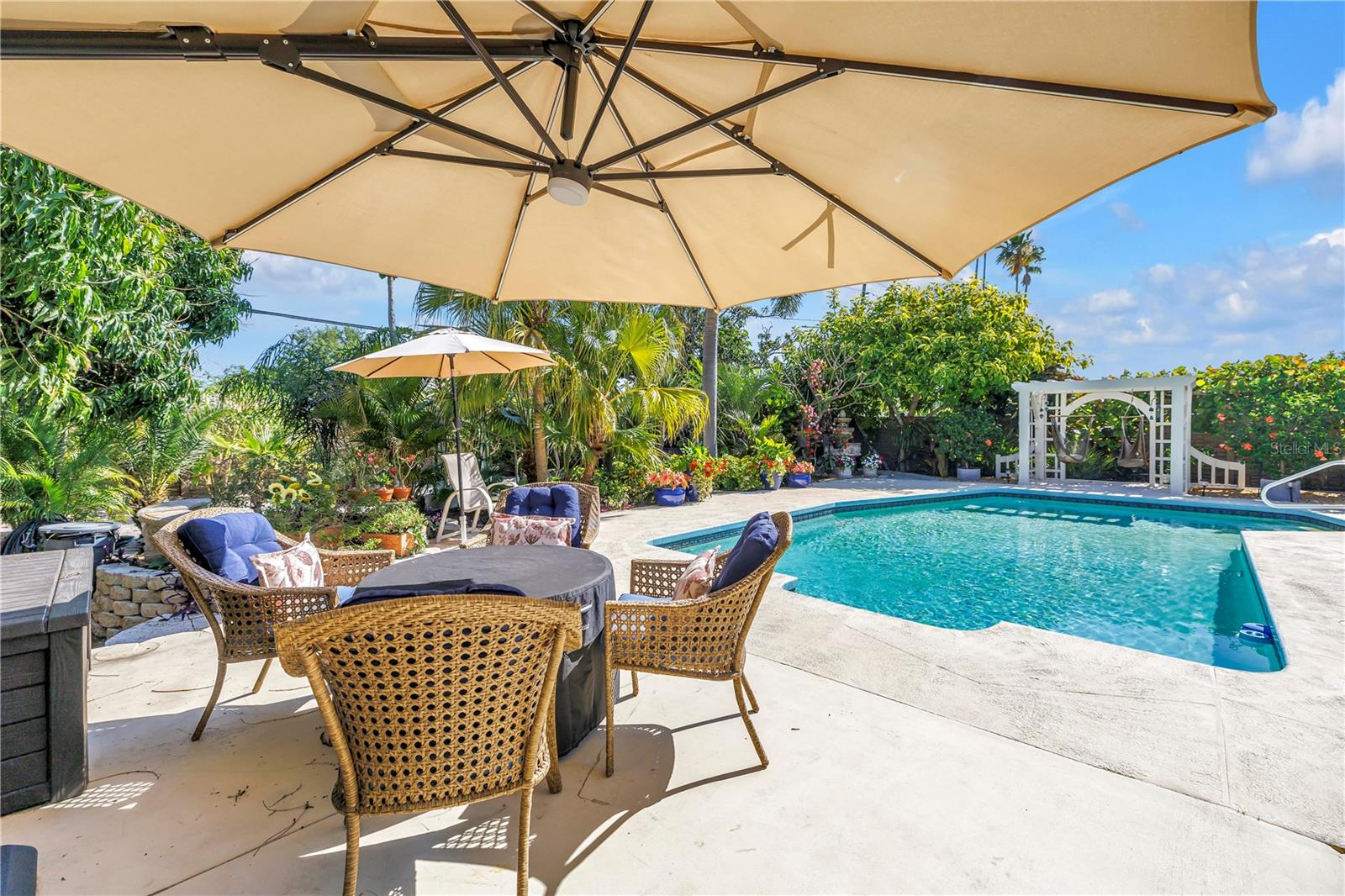 IMPERIAL POINT - Residential