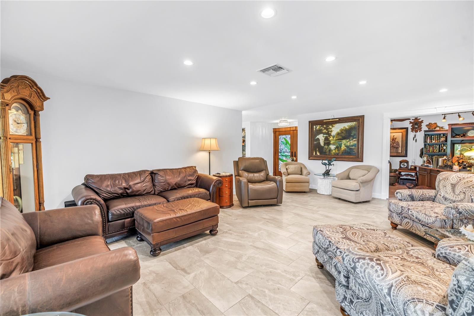 IMPERIAL POINT - Residential