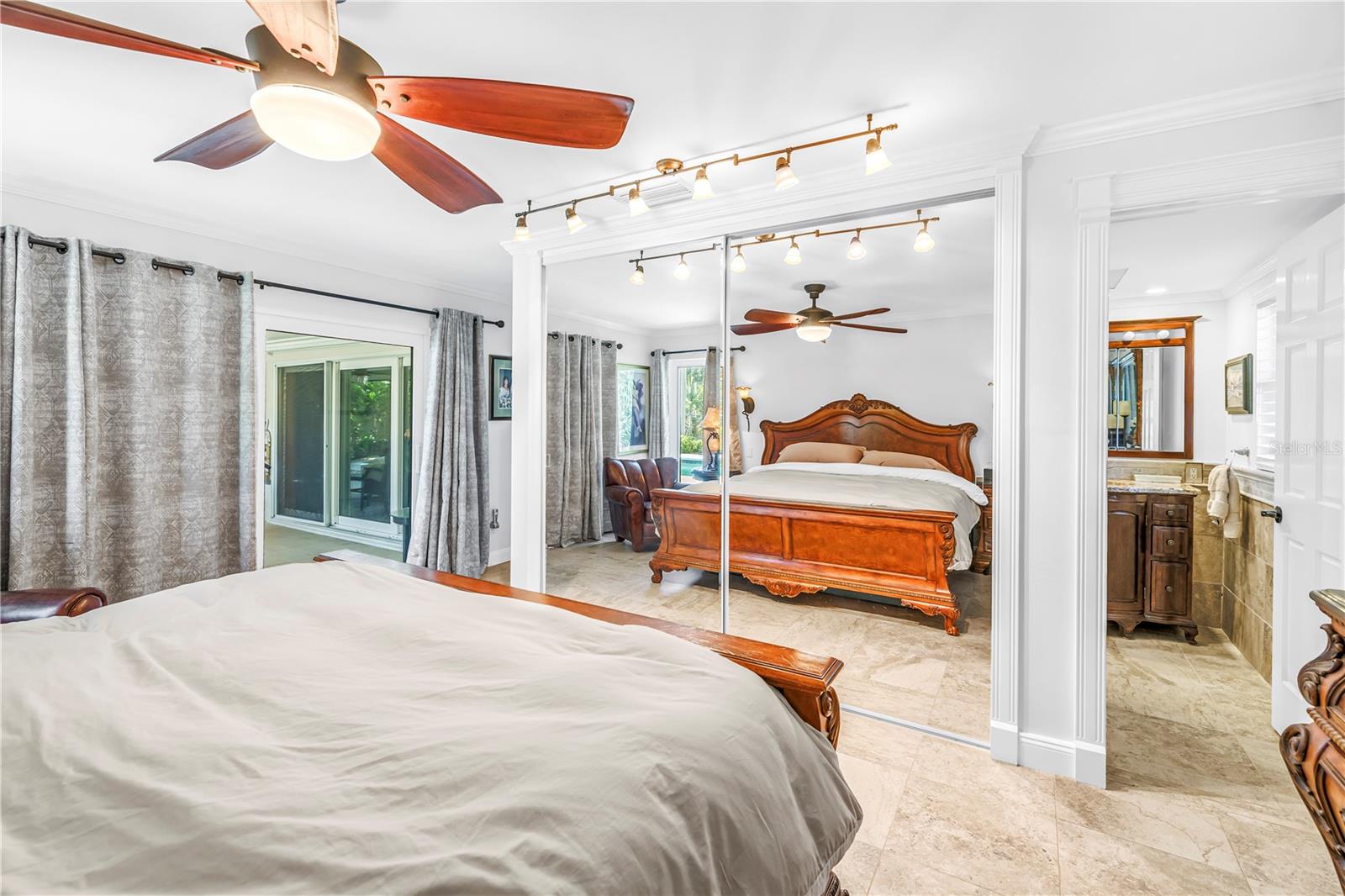 IMPERIAL POINT - Residential