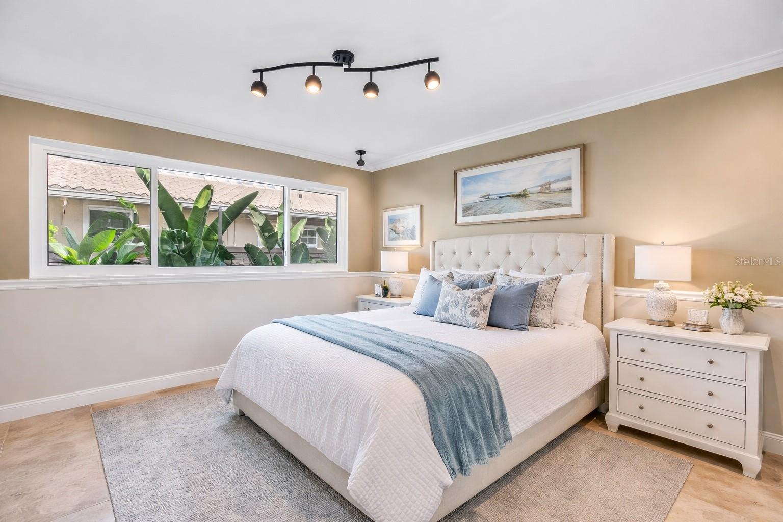 IMPERIAL POINT - Residential