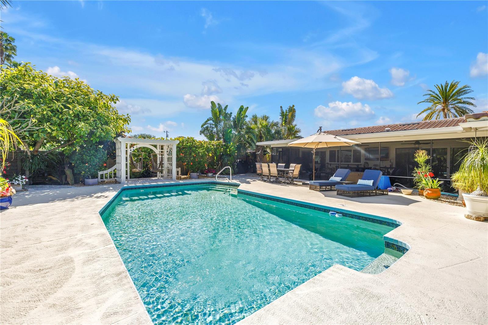 IMPERIAL POINT - Residential