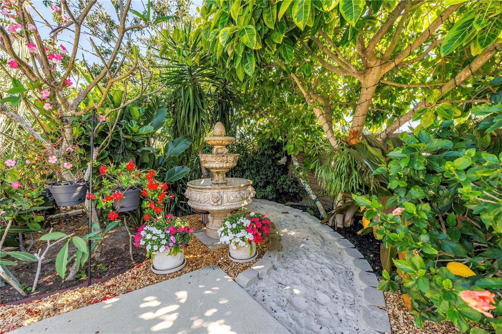 IMPERIAL POINT - Residential