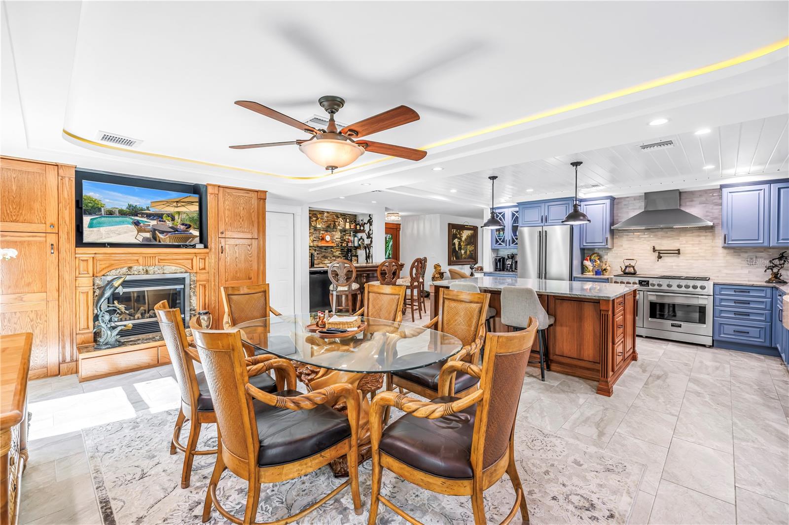 IMPERIAL POINT - Residential